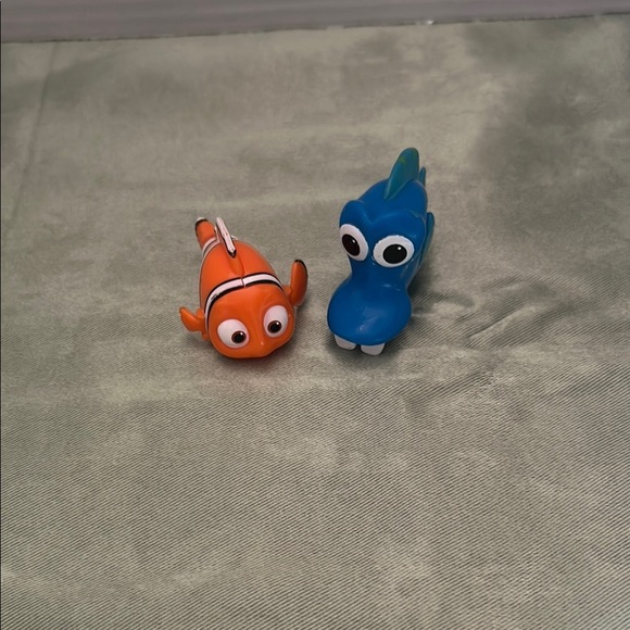 Orange and Blue Action Figures Playset - Picture 1 of 11